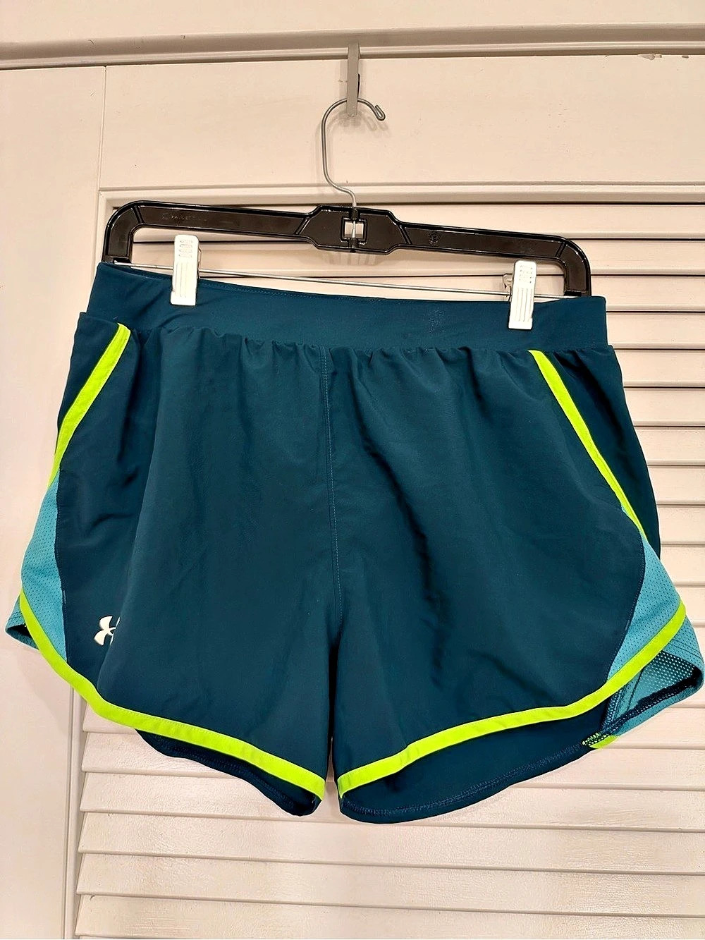 Under Armour women’s Athletic running Shorts in Blue & Green Size Medium